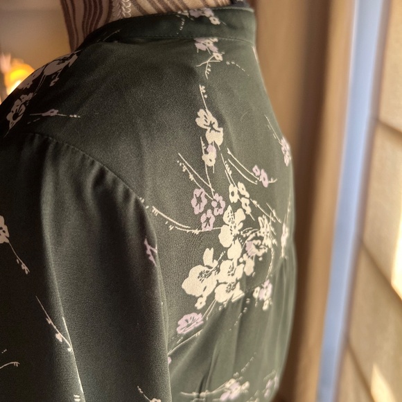 Gap Button Up Floral Dress with tie belt - Picture 3 of 7